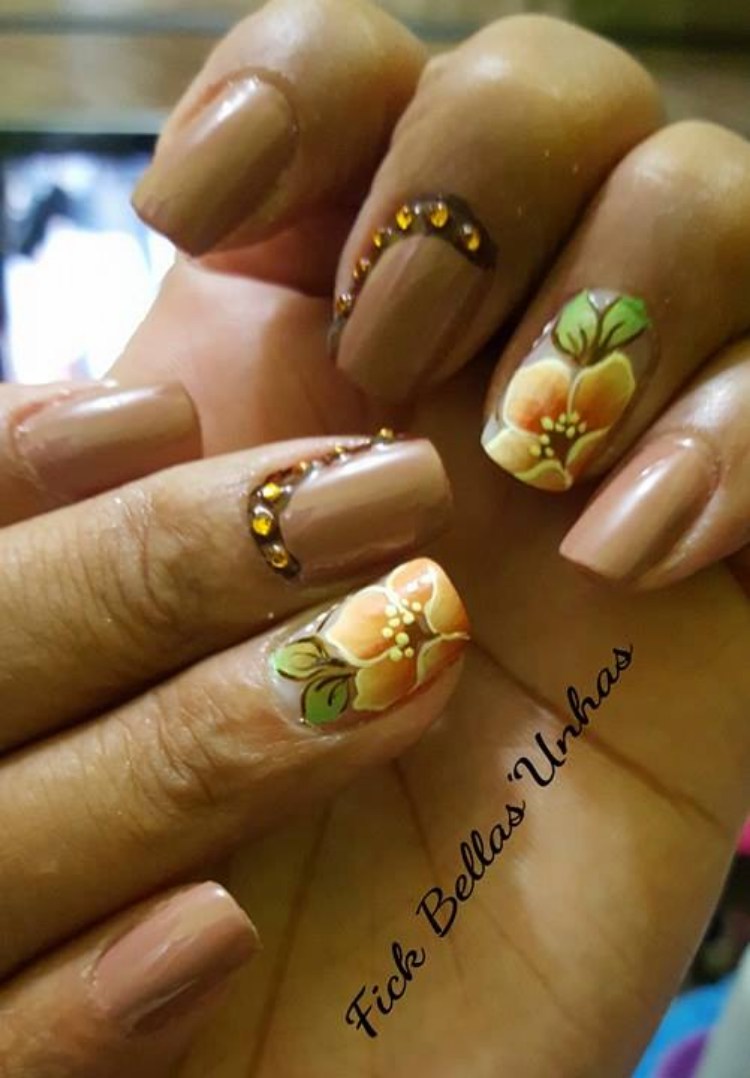 Flowers daily nails