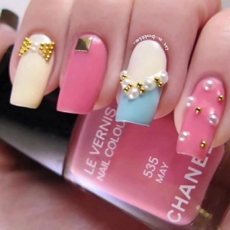 Chanel nails